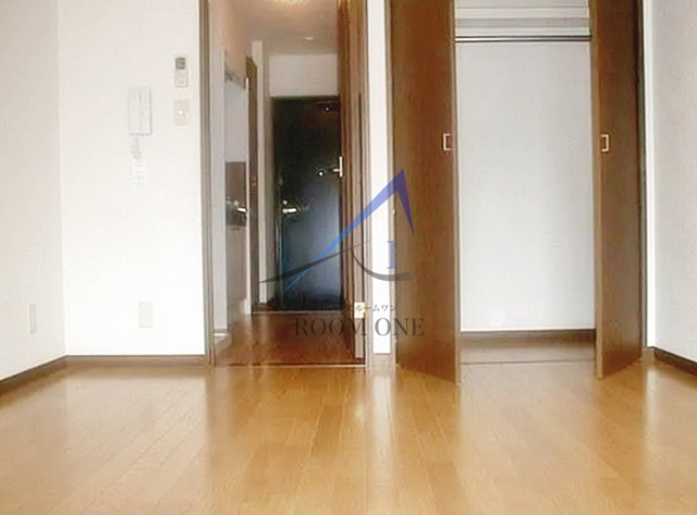 KAMELIAの居間・リビング|洋室のお部屋です。