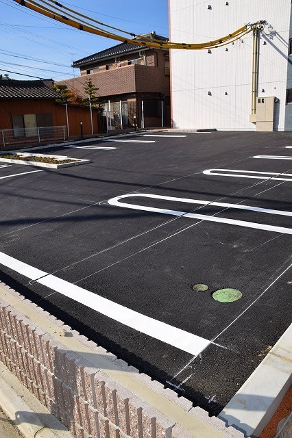 ラシュレの駐車場