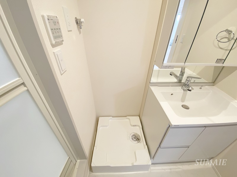 パームコテージ17番館の洗面所|洗濯機置き場☆