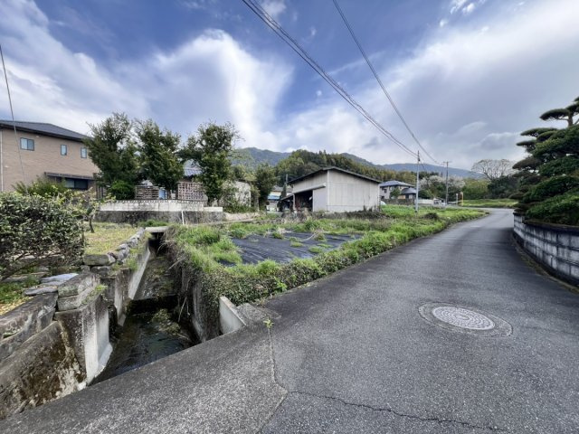 氷川町栫売り土地の周辺