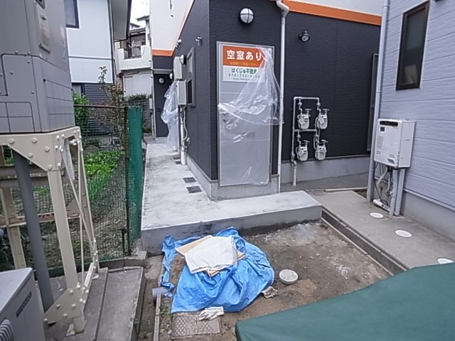 神戸市長田区山下町４丁目のアパートのエントランス