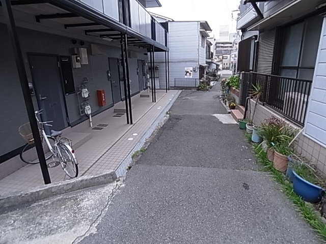 神戸市長田区山下町４丁目のアパートの駐車場