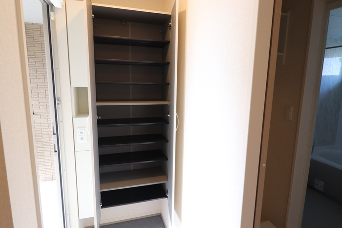 カンパーレ　Hの玄関