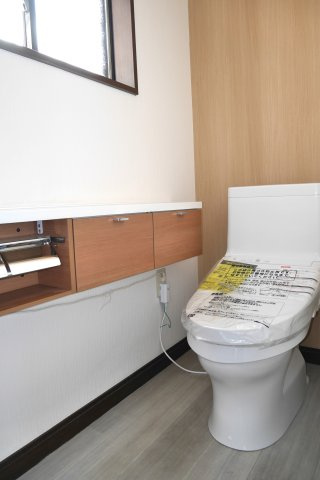 朝倉市小田　中古住宅のトイレ