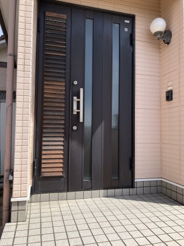 朝倉市小田　中古住宅の玄関