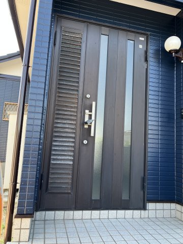 朝倉市小田　中古住宅の玄関