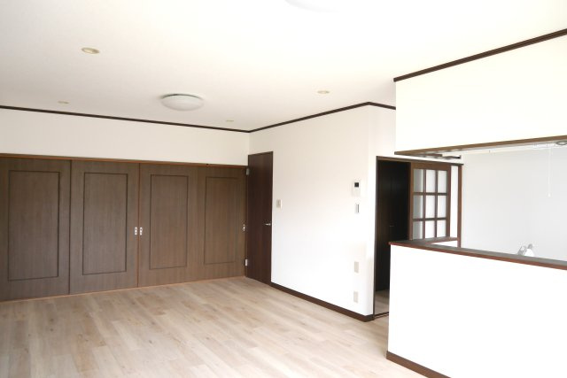 朝倉市小田　中古住宅の居間・リビング
