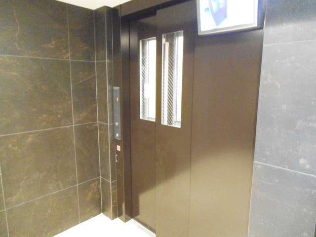 ディアレイシャス王子神谷のその他共用部分|上階でもラクラクのエレベーター付き！