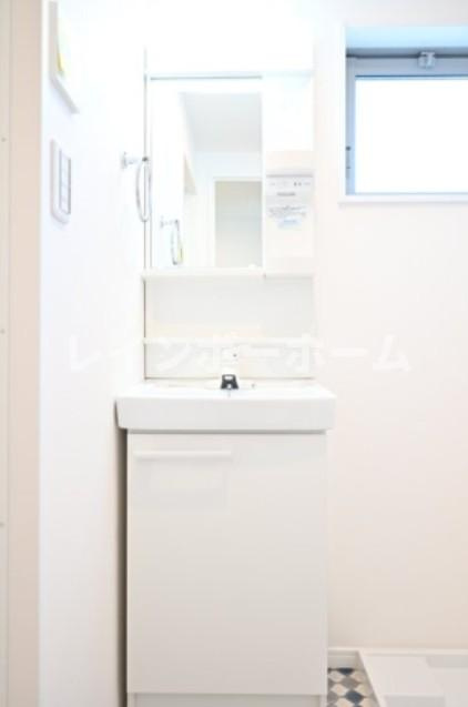 グランドパーク堀切の独立洗面台