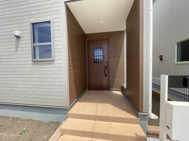高崎市新町第８（全9棟）3号棟の玄関