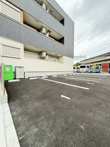 フジパレス戸伏の駐車場