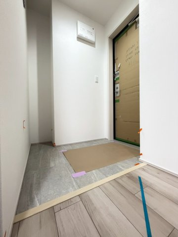 フジパレス戸伏の玄関