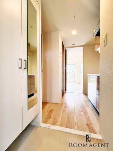 エスリード新栄テセラの玄関