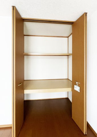 グランシャリオ　A棟の収納