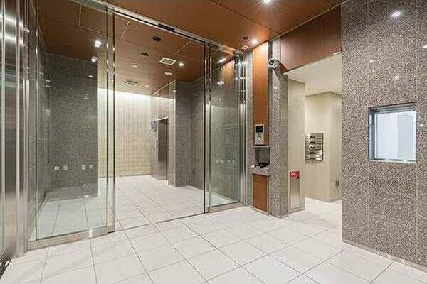 OKBアヴェニール菊井町のエントランス