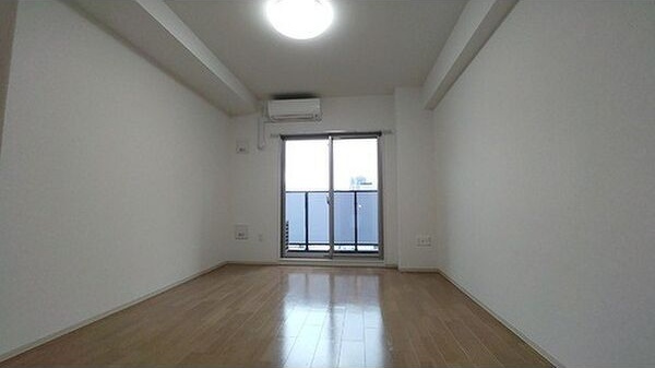 OKBアヴェニール菊井町の居間・リビング