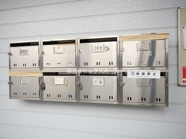 ハイツ天野のエントランス|建物の内部です