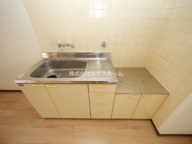 ハイツ天野のキッチン|コンパクトなキッチンで掃除もラクラク