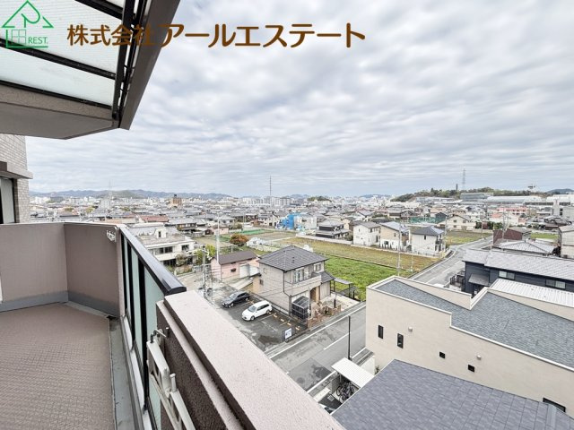ロワイヤル岡田・手柄山公園　　JR「手柄山平和公園駅」徒歩11分の展望