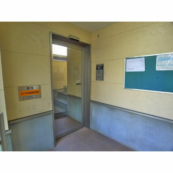 プラムハイツのエントランス