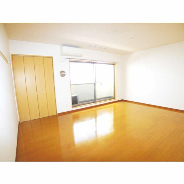 プラムハイツの居間・リビング