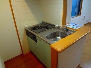 カーネリアンコート．Ｔ・Ｓのキッチン|コンパクトなキッチンで掃除もラクラク