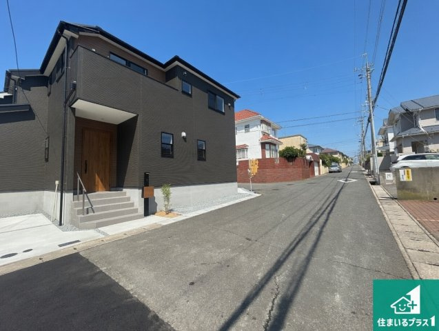 5日(土)6日(日)現地ご見学可能！　神戸市北区小倉台　第6期　新築一戸建ての前面道路含む現地写真|周辺は閑静な住宅街！前面道路広々で車の出し入れも便利です。駐車が苦手な方でも安心して車庫入れできます！