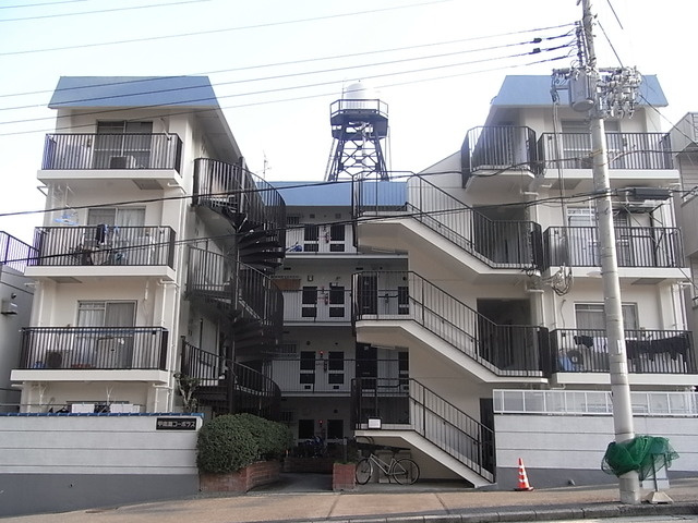 甲南灘コーポラスのエントランス