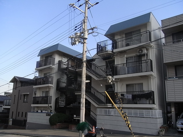 甲南灘コーポラスの外観