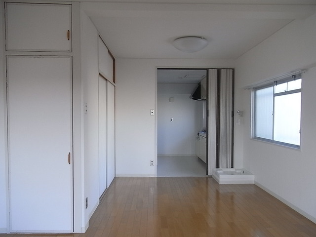 甲南灘コーポラスの居間・リビング