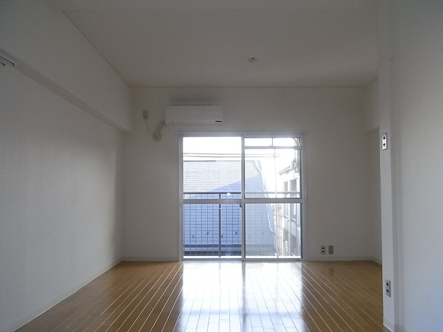 甲南灘コーポラスの居間・リビング