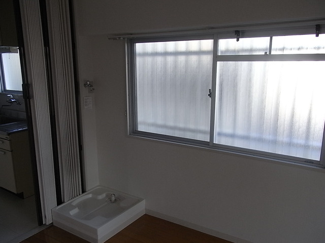 甲南灘コーポラスの洗面所|室内洗濯パン