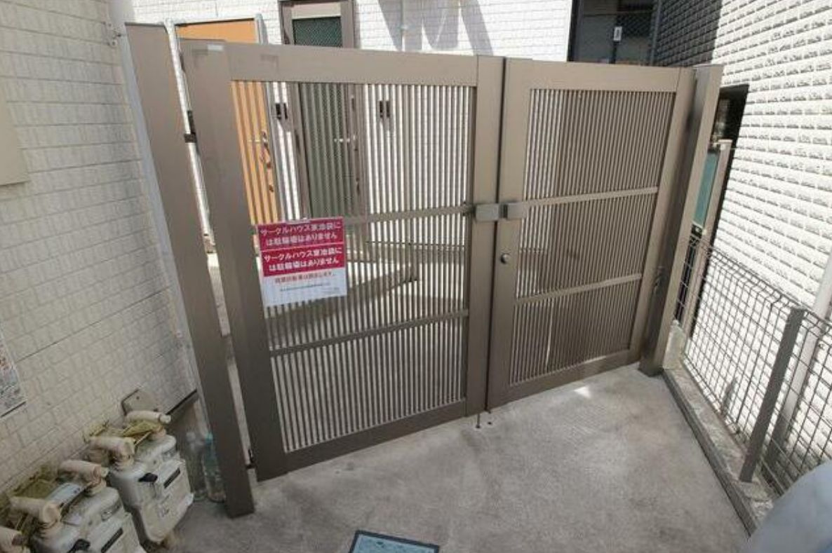 サークルハウス東池袋のエントランス