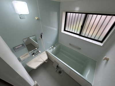 【浴室】 | 荒尾市荒尾貸家 | ゆったりとした浴槽！換気もできて快適です。