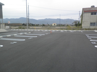 【駐車場】