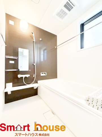 相模原市中央区由野台１期　新築全2棟の浴室|一日の疲れを癒してくれる場所なので快適に過ごしていただく為にゆったりサイズのバスタブを用意しました。
