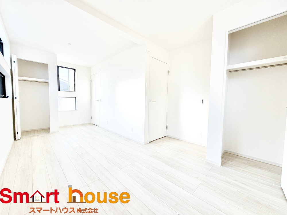 相模原市中央区由野台１期　新築全2棟の洋室|採光・通風が心地よいお部屋♪子供部屋や書斎など多目的に使えて、成長に合わせた部屋割り変更も可能です。
