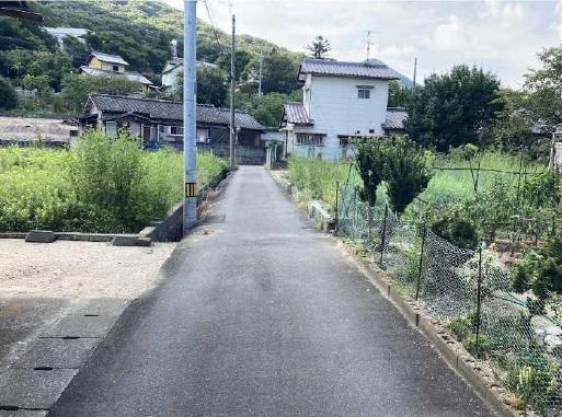 オール電化デザイナーズハウス高松市新田町建売⑤の前面道路含む現地写真