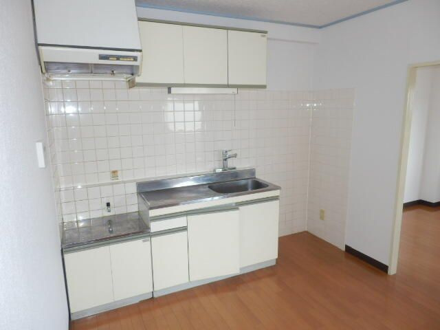 青梅市千ヶ瀬町２丁目の賃貸マンションのキッチン