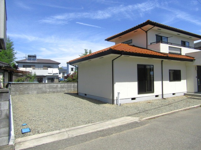 【駐車場】 | 【再生住宅】甲斐市竜王 | 駐車場です