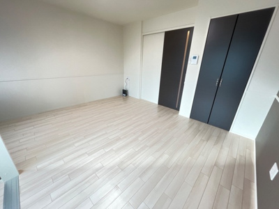 【洋室】 | アプリコットE