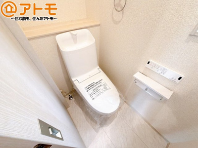 【トイレ】 | 焼津市田尻北　戸建　2号棟 | 常に便座を温かく保ってくれる温水洗浄便座です。冬場でも安心して座ることができますね♪