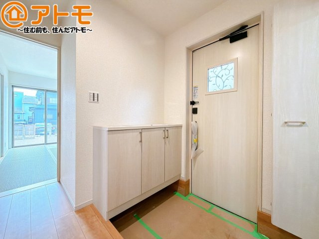 【玄関】 | 焼津市田尻北　戸建　2号棟 | 玄関は収納付きで使い勝手良好♪見た目もすっきり♪