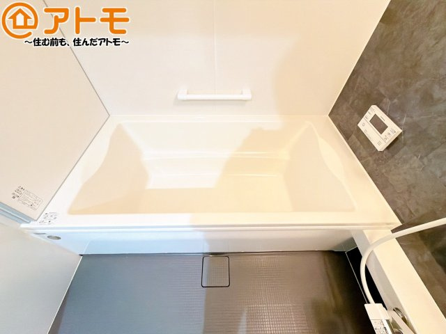 【浴室】 | 焼津市田尻北　戸建　1号棟 | 脚を伸ばしてリフレッシュ♪広々湯舟でお湯に浸かれば疲労回復効果につながります♪