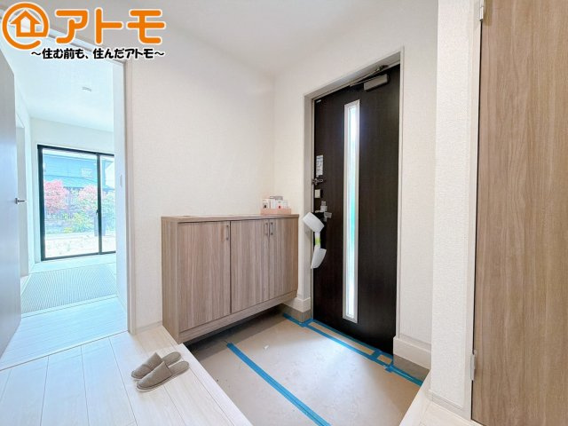 【玄関】 | 焼津市田尻北　戸建　1号棟 | 玄関は収納付きで使い勝手良好♪見た目もすっきり♪