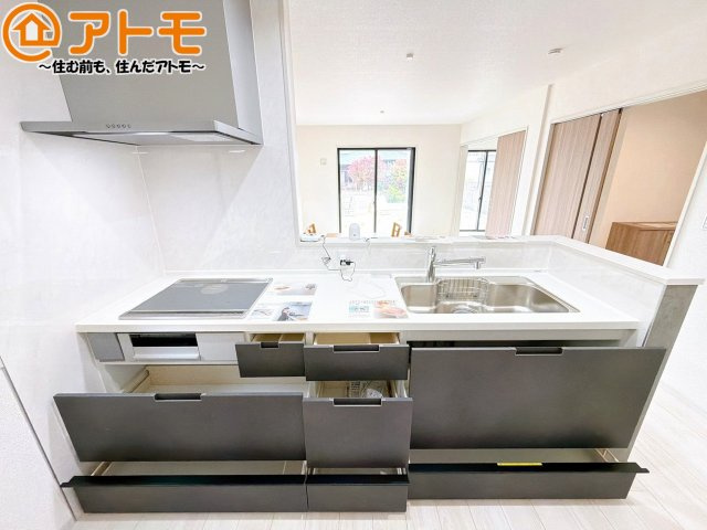 【キッチン】 | 焼津市田尻北　戸建　1号棟 | 大容量システムキッチン♪お料理スペースやシンク広々！毎日の家事をしっかりサポート♪