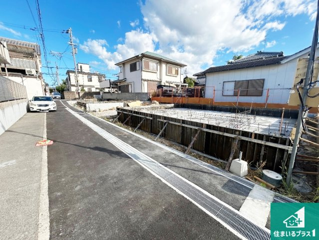 岸和田市岸城町　第2期　新築一戸建ての前面道路含む現地写真|周辺は落ち着いた街並みの住宅地！子育てがしやすい住環境です！まだ未完成ですが、現地でしかわからない事もございます。是非一度ご覧ください。