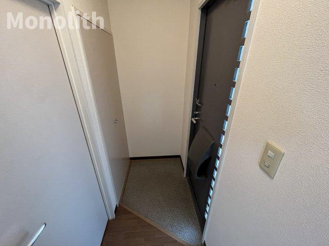 カルムS.J F棟の玄関