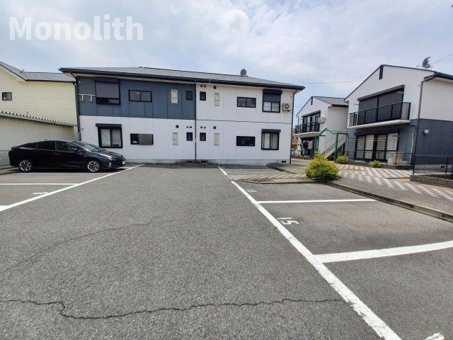 カルムS.J F棟の駐車場