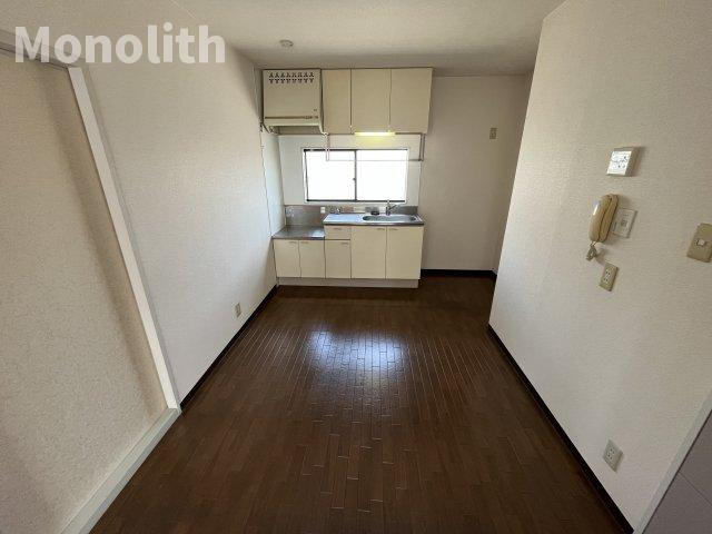 カルムS.J F棟の居間・リビング